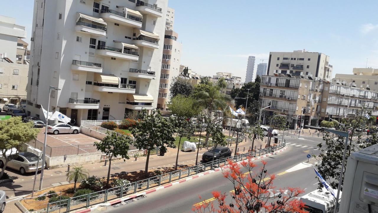 Bat Yam On The Beach Leilighet Eksteriør bilde